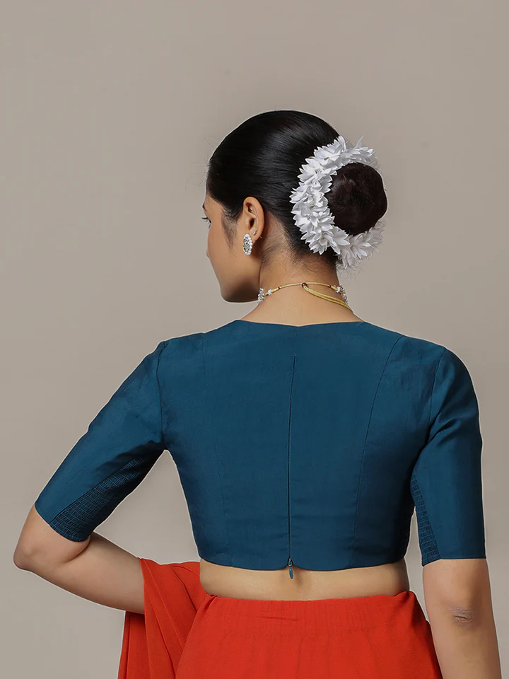 Damini x Rozaana | Crystal Teal Elbow Sleeves FlexiFit Saree Blouse with Plunging Neckline - Image 3